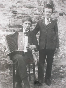 Ritratto di ragazzi con fisarmonica (1920 - 1930)